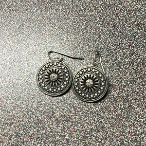 Drop down earrings